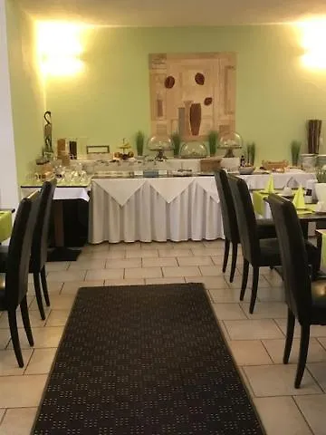 法尔克奥格斯堡高德纳酒店 酒店