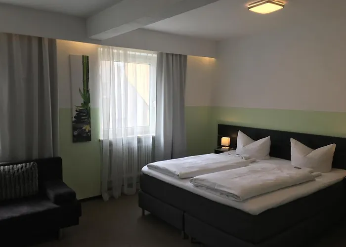 Hotel Goldener Falke